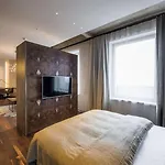 Hotel Warszawa Hotell 5*